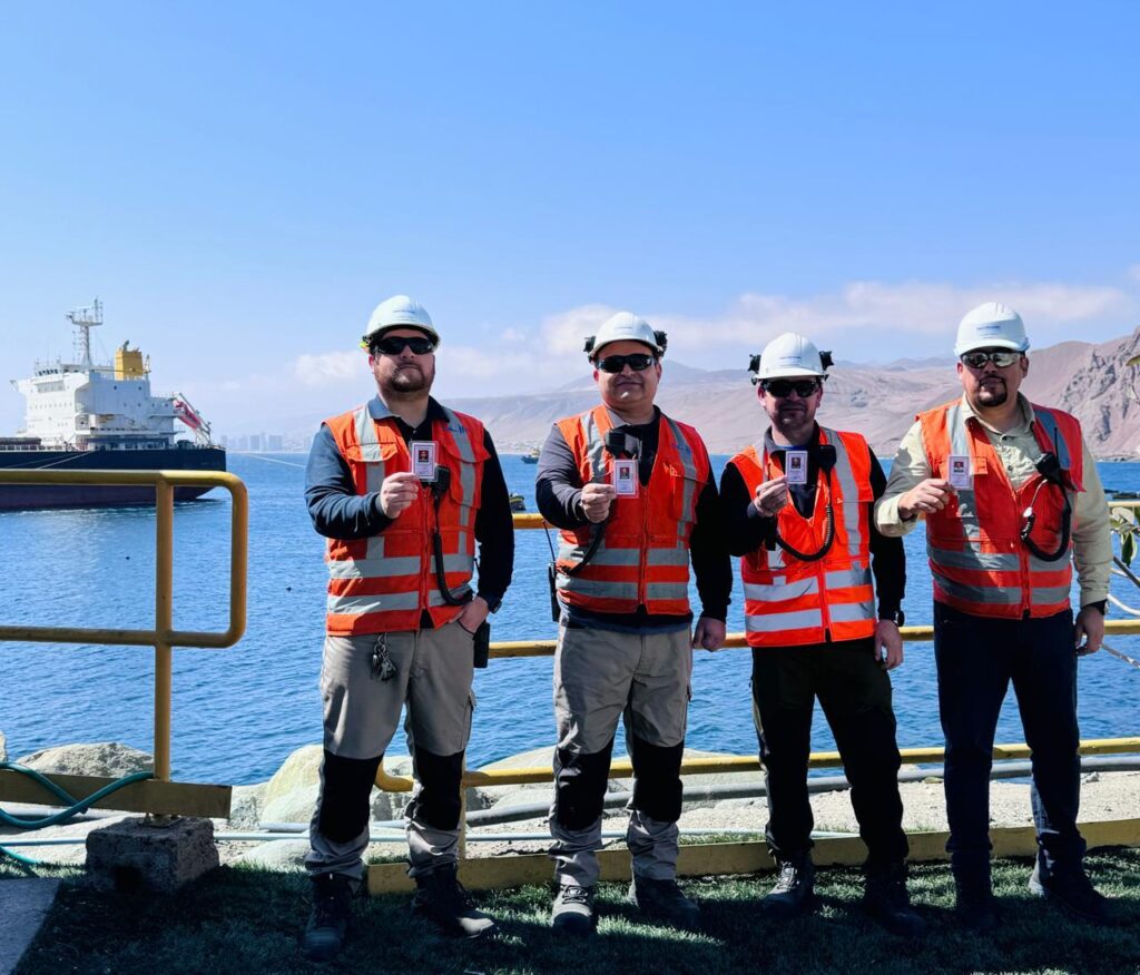 Equipo Servilinares obtiene carnet portuario en Puerto Coloso
